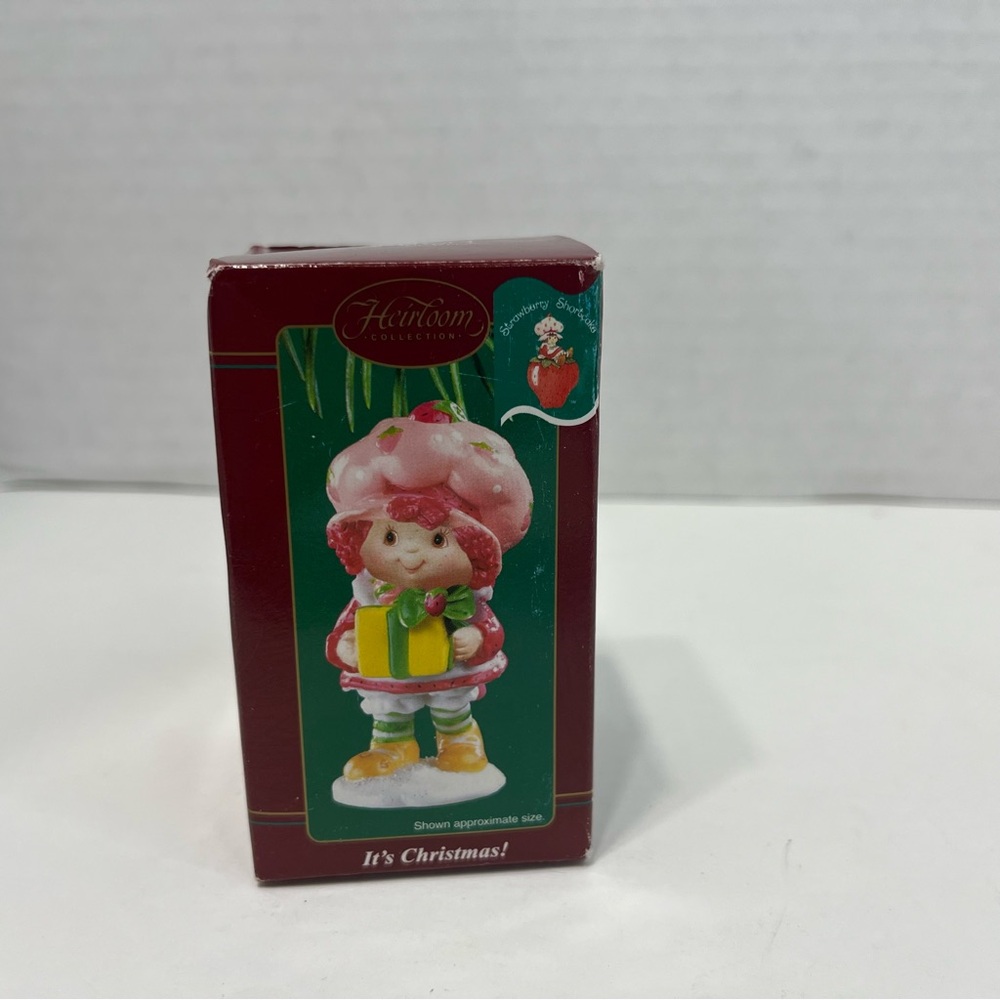 STRAWBERRY SHORTCAKE Carlton Cards vintage christmas ornament